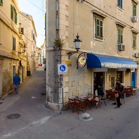 & Libar * Спліт