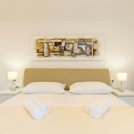Appartement & Libar