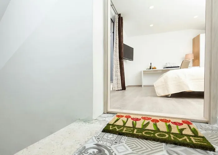 Appartement & Libar *