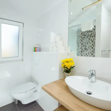 Appartement & Libar *