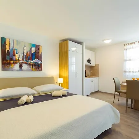 Appartement & Libar Split